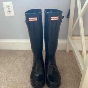 Tall hunter boots